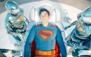Sob um céu turbulento de teorias: o que o trailer de Superman (2025) nos sussura?